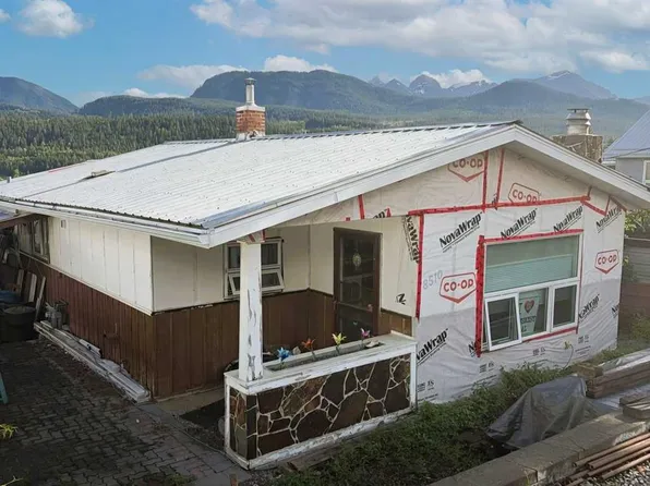 8510 N 21st Ave, Crowsnest Pass, AB T0K 0M0