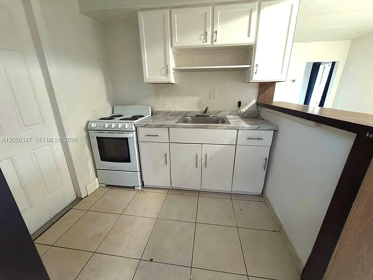 800 NW 56th St #3 — Photo 3