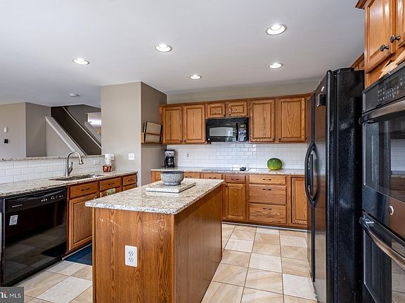 3rd image of 5901 Glen Eagles Dr