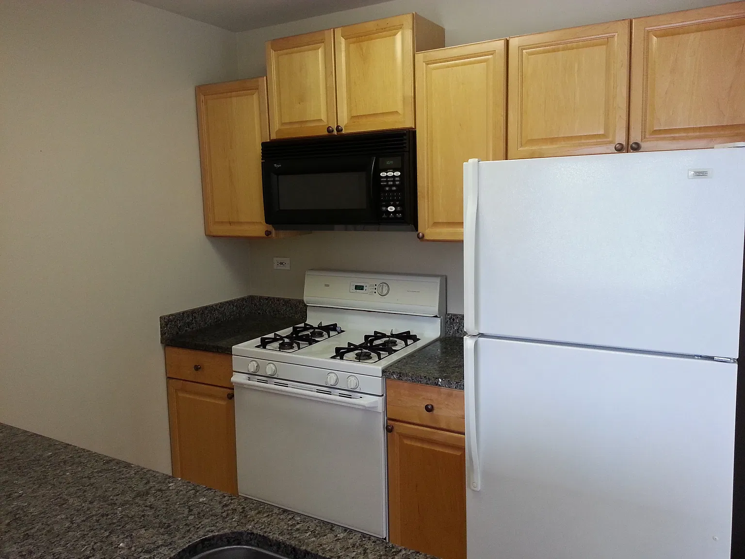 1 bed, 776 sqft, $1,895 — Photo 3