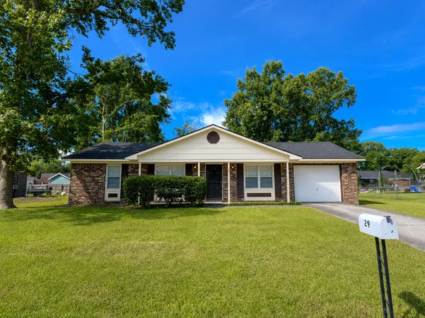 29 Crystal Springs Dr, Goose Creek, SC 29445