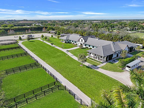 2nd image of 4915 Stables Way