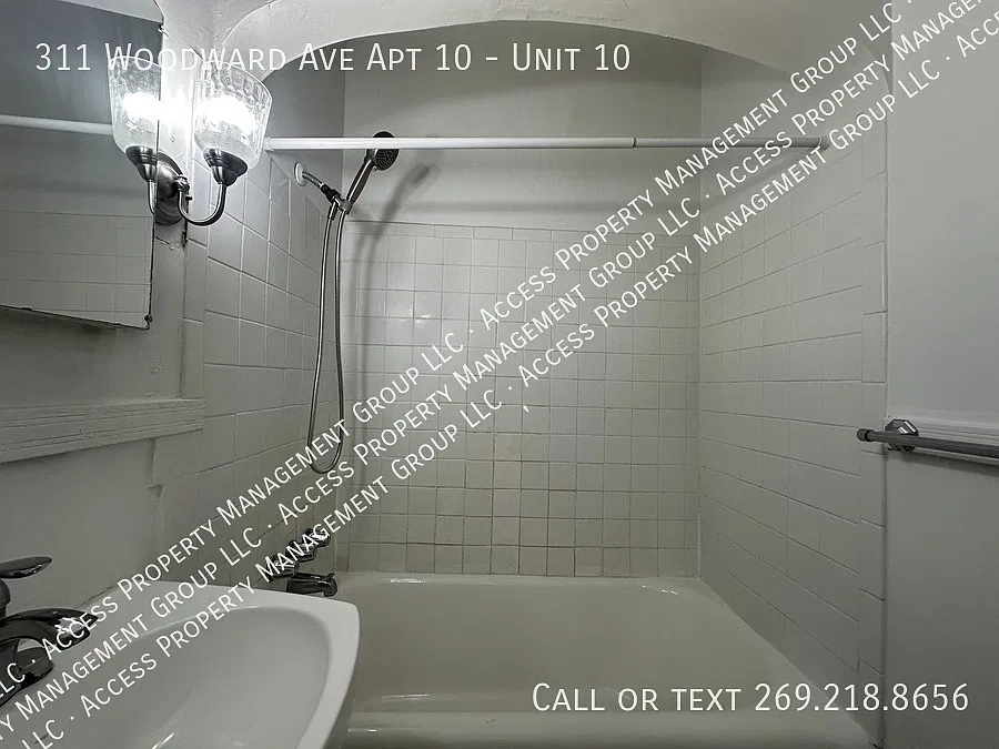 311 Woodward Ave — Photo 4