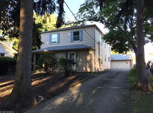 1573 Sunview Rd, Lyndhurst, OH 44124