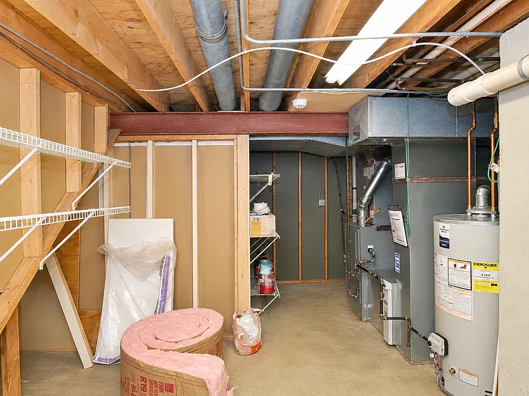 706 N Point Dr — Photo 33