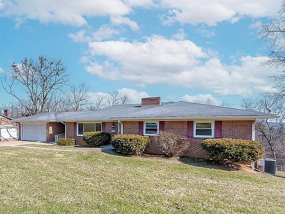 3rd image of 713 Leawood Dr