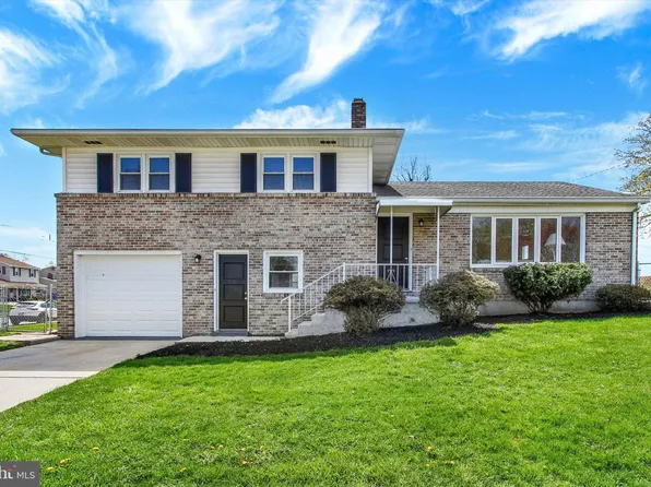 22 Spring Ridge Dr, York, PA 17408