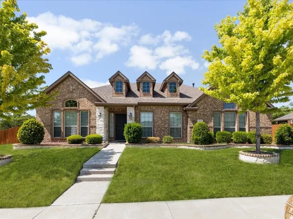 221 Brighton Dr, Desoto, TX 75115