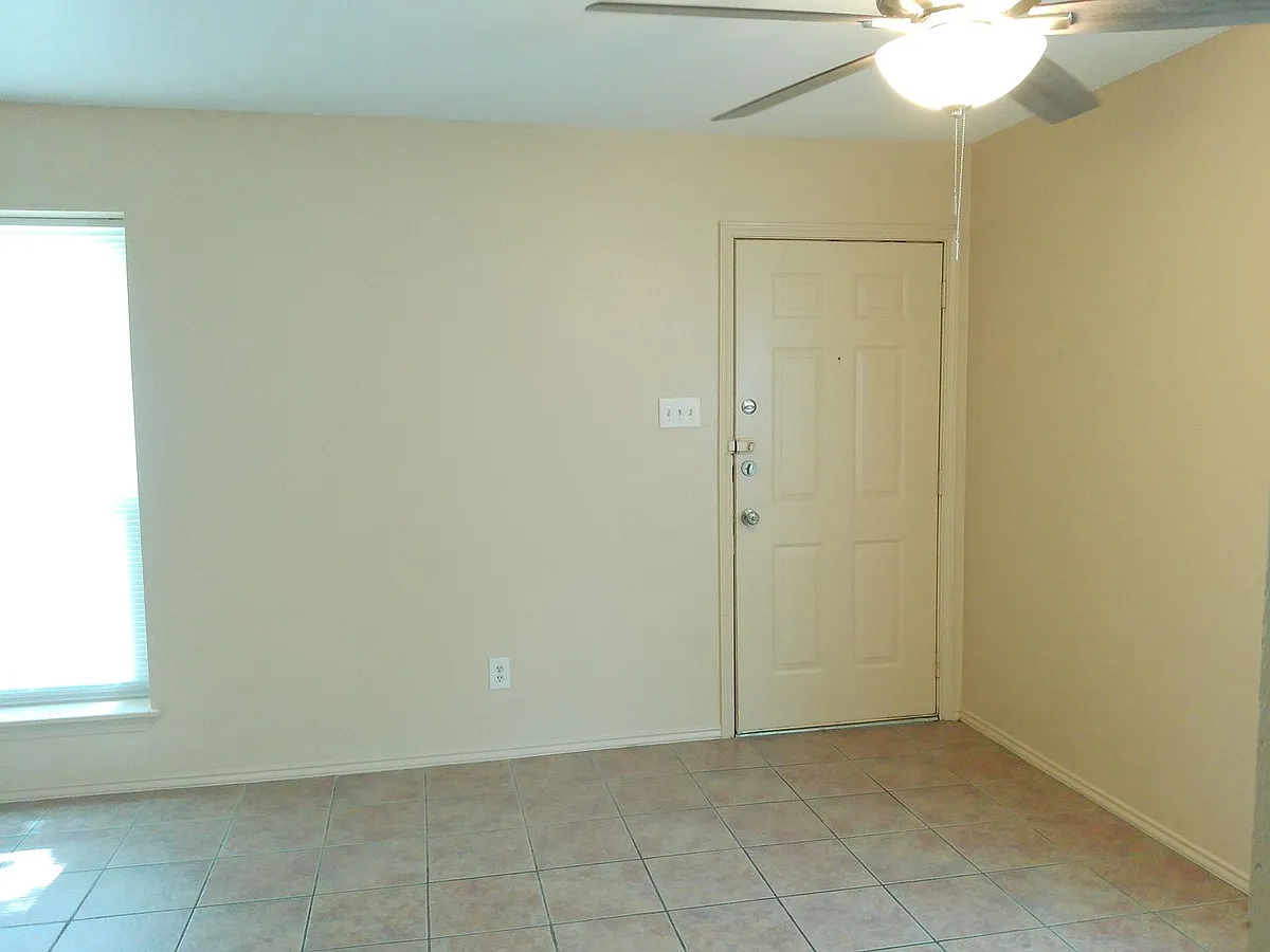 Building Photo - 6702 Everhart Rd #106-C