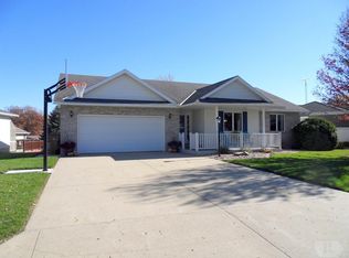 415 Meadow Ln, Carroll, IA 51401