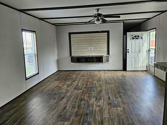 4th image of 2701 Leary Ln Trailer 49
