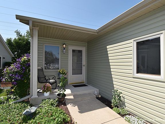 2nd image of 68 S Walnut Dr