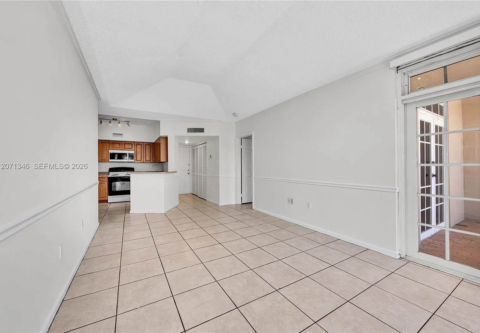 University Inn Condo — Photo 4