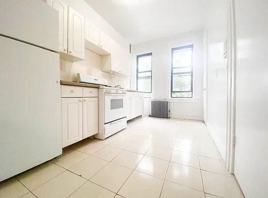 Rented by RealTegrity NY LLC | media 32