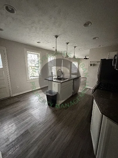 2562 West 10th Street - Lease Up Only - Upstairs — Photo 4