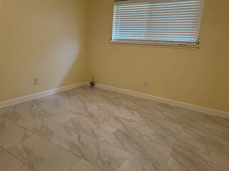 2826 Green Fields Dr — Photo 8