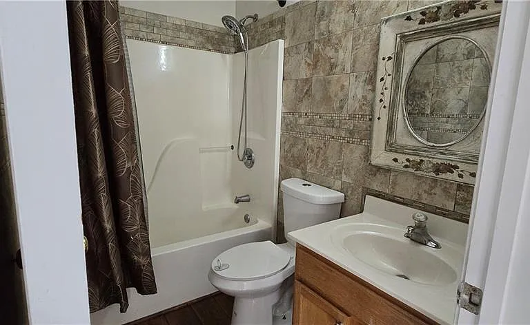 3811 Roxfield Dr — Photo 9