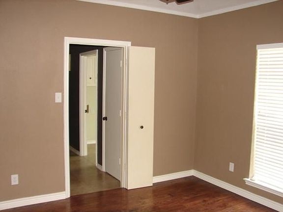 5th image of 2804 Cambridgeshire Dr