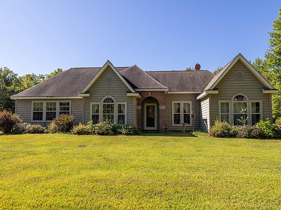 2nd image of 36 Mountain View Lane