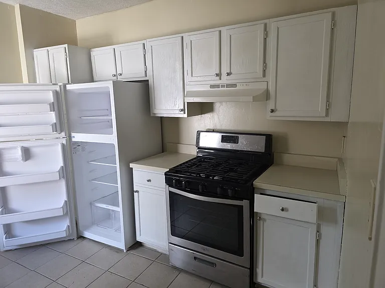12 Beechwood Ave #15 — Photo 28