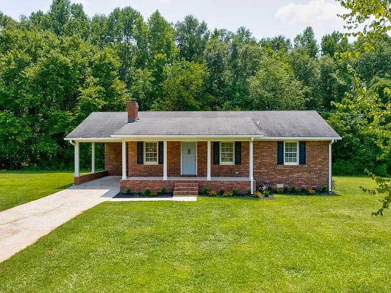 1551 Hebron Church Rd — Photo 1