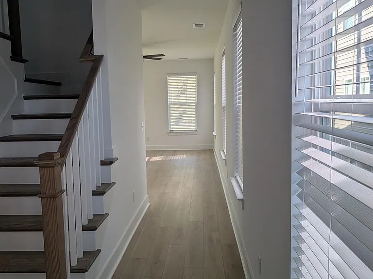1049 Nadine Way — Photo 18