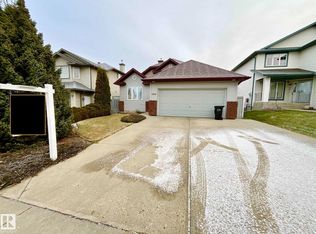 1248 Ormsby Ln NW, Edmonton, AB T5T6R2