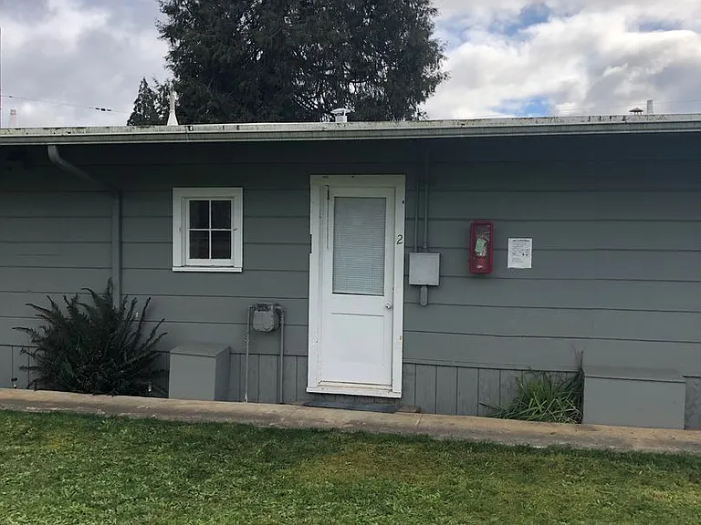 360 N State St — Photo 11