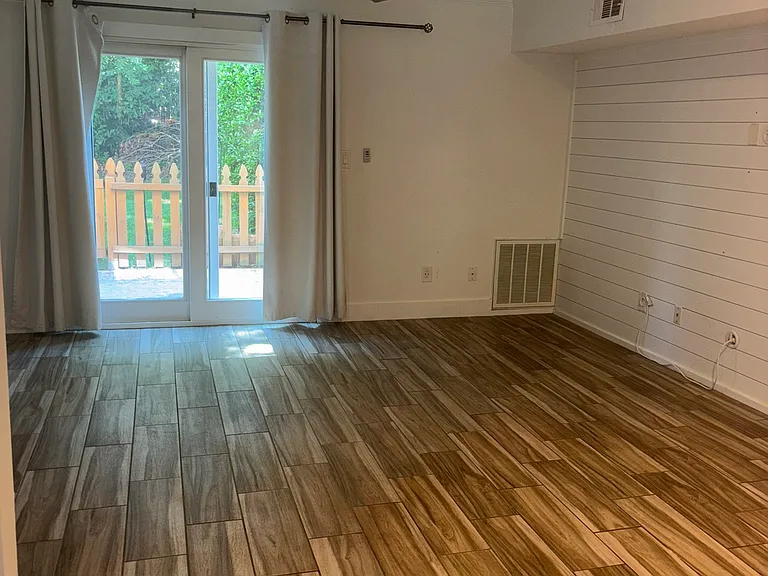 951 Hollywood St #D — Photo 16