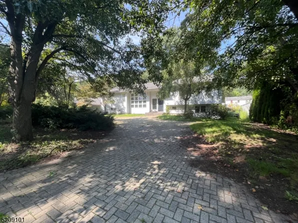 5 Valencia Isle Dr, Jefferson Twp., NJ 07849