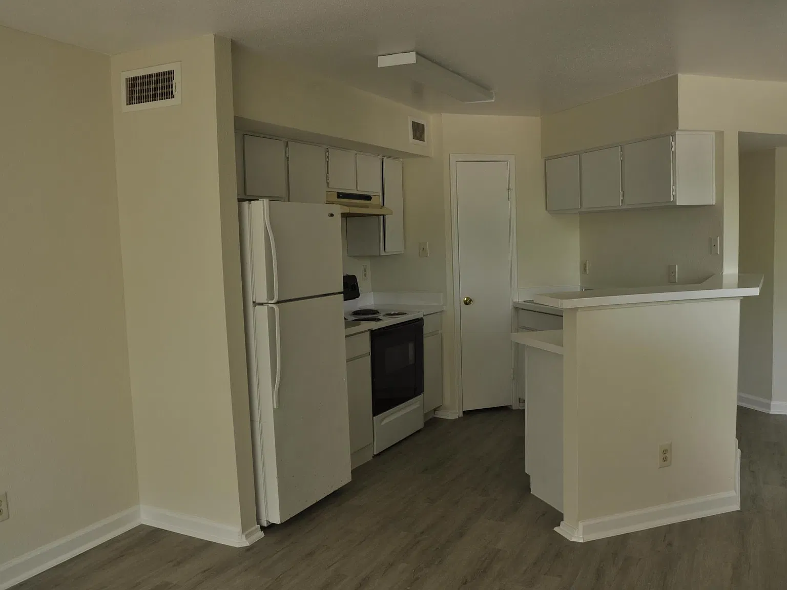 7200 T C Jester Blvd — Photo 4