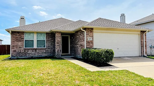 1007 Chilton Dr Photo 1