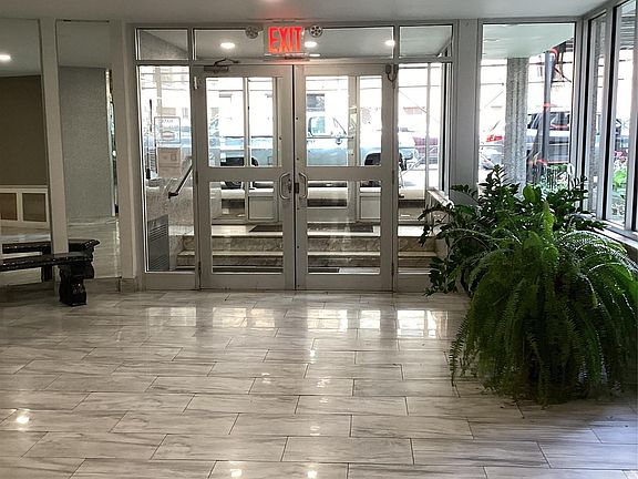 3rd image of 3176 Decatur Avenue #4F