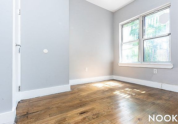 2nd image of 126 Melrose St APT 3R