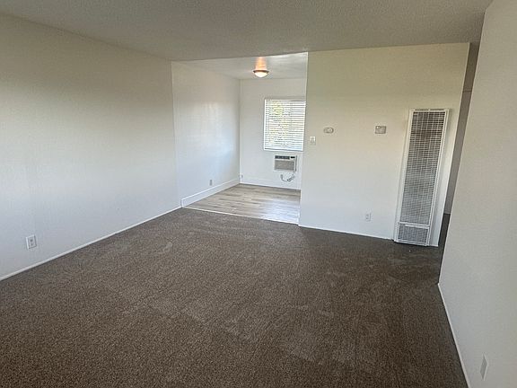 4th image of 1904 Queens Rd #3