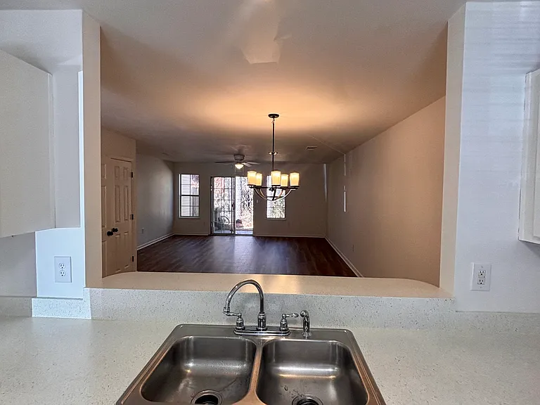 1116 Island Club Dr — Photo 7