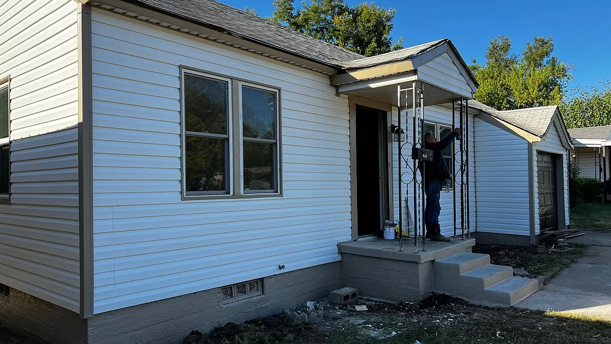 Building Photo - 624 SW 48th St