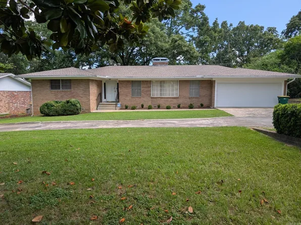 7023 W Markham St, Little Rock, AR 72205