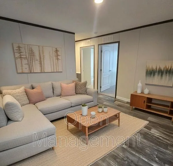 511 E 1st St #70 — Photo 2
