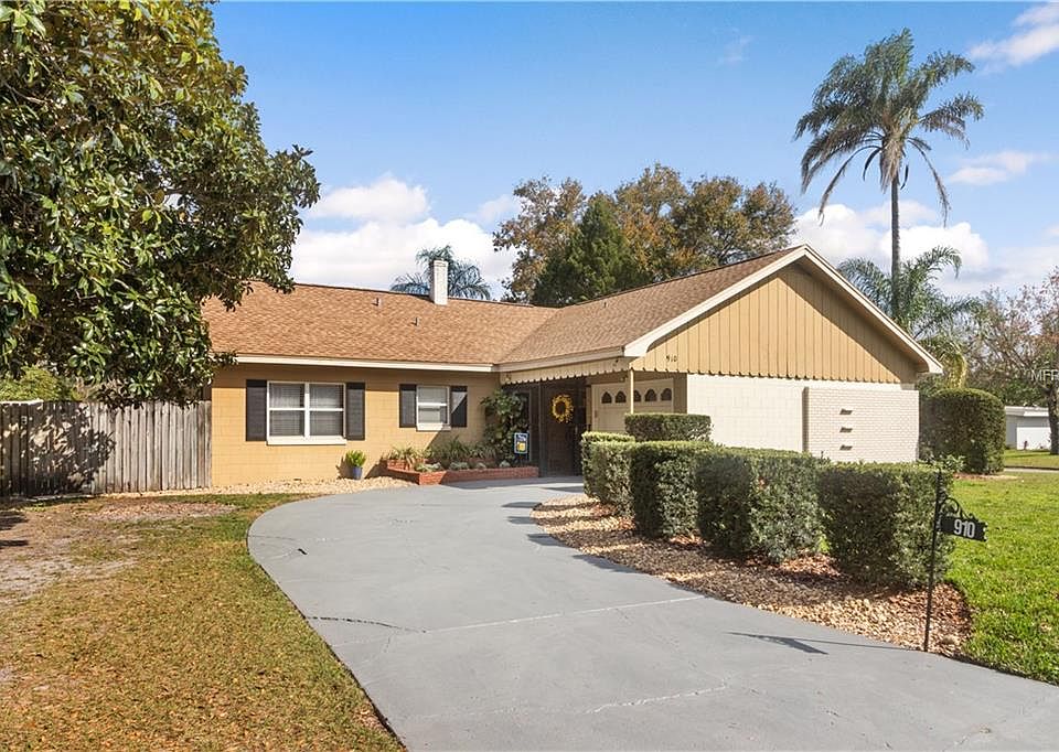 1st image of 910 Hedgewood Ct