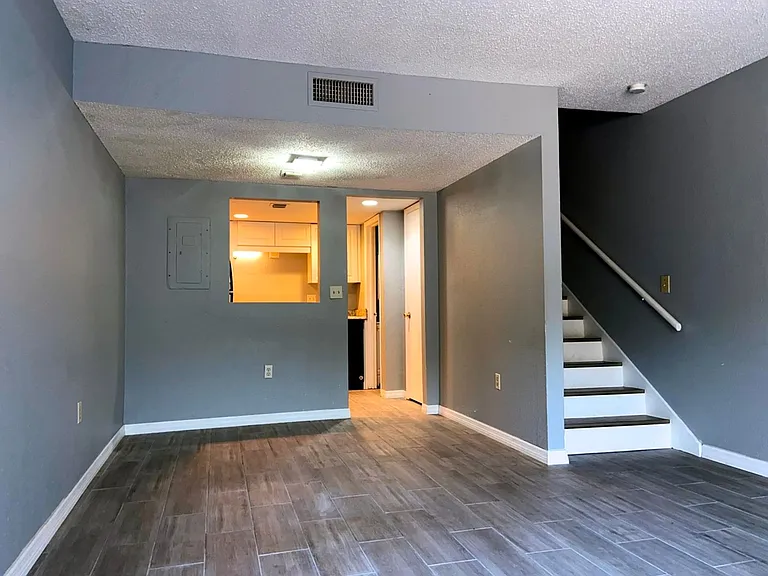 4113 S Semoran Blvd #12 — Photo 4