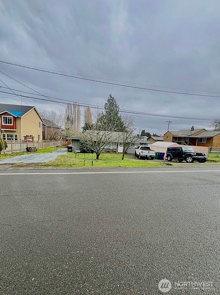 3rd image of 13348 32nd Avenue S