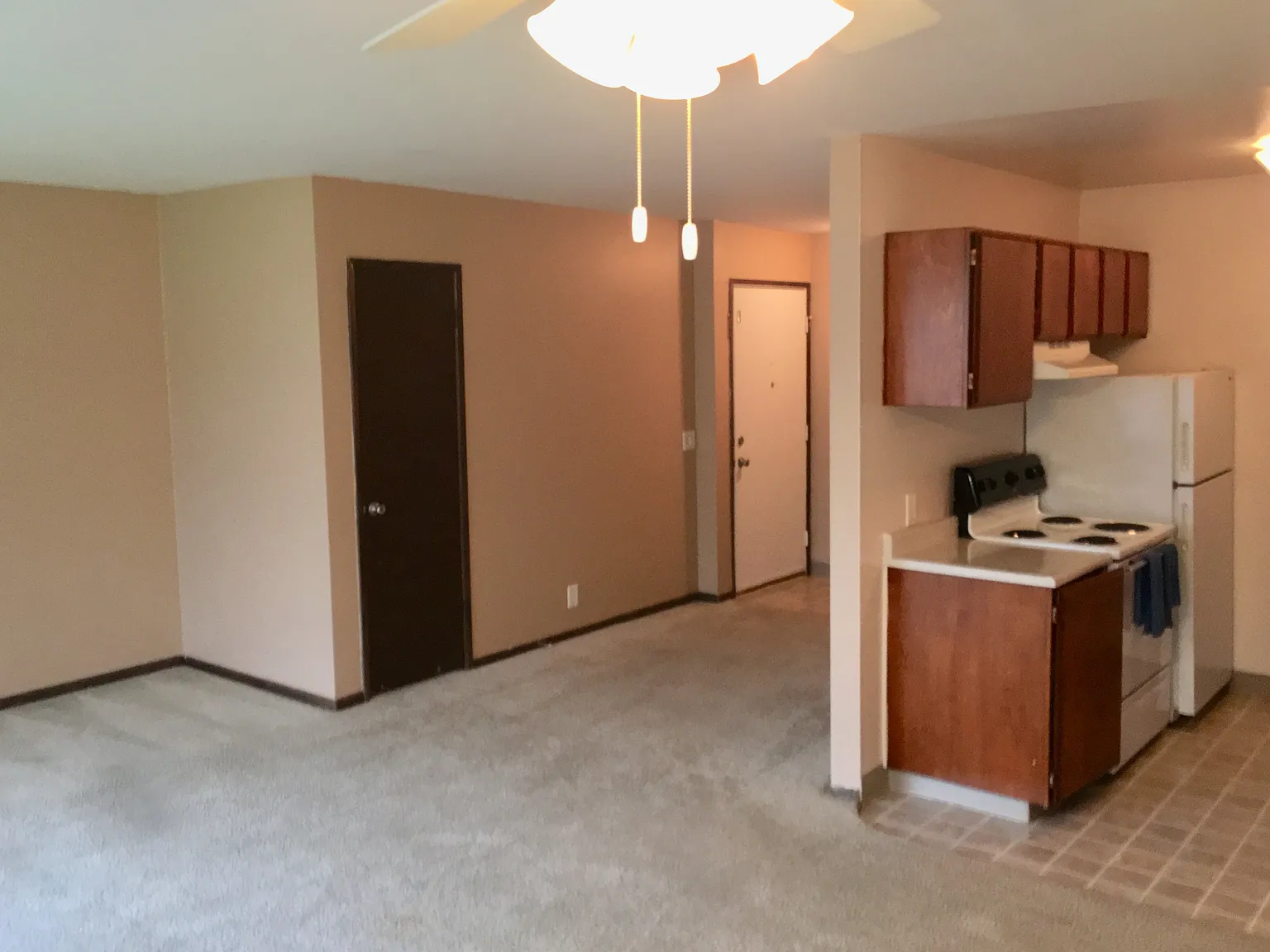 2 bed, 861 sqft, $1,550 — Photo 2