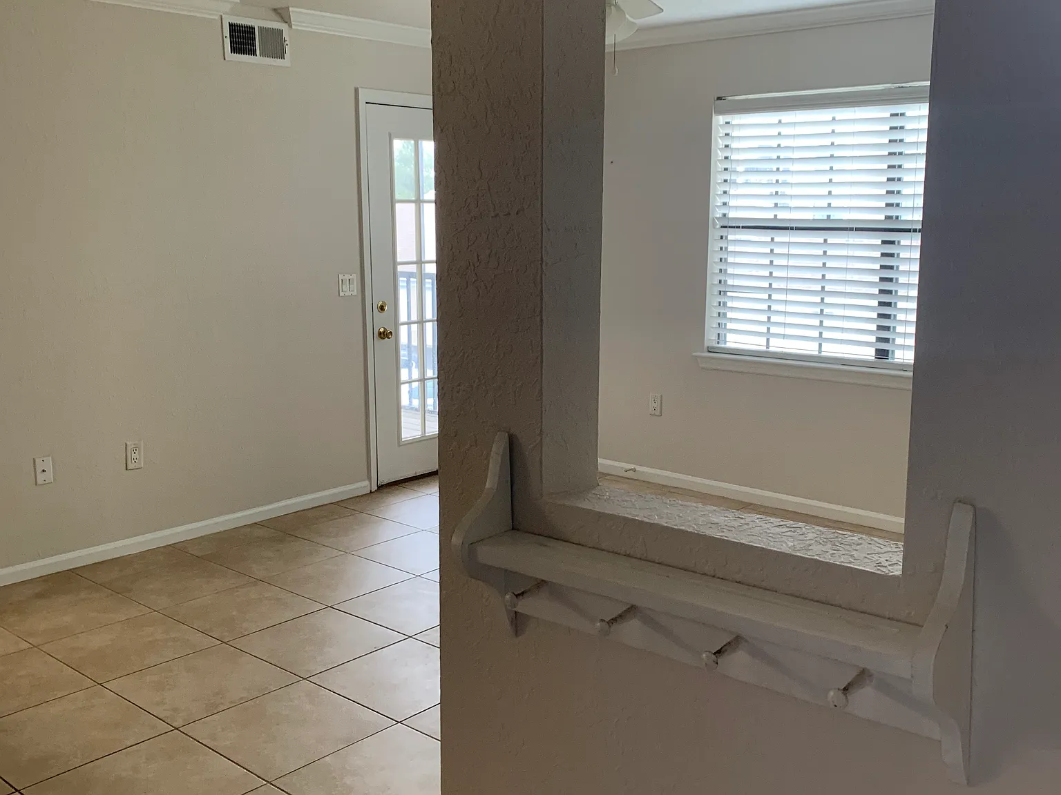1 bed, 700 sqft, $1,500 — Photo 3