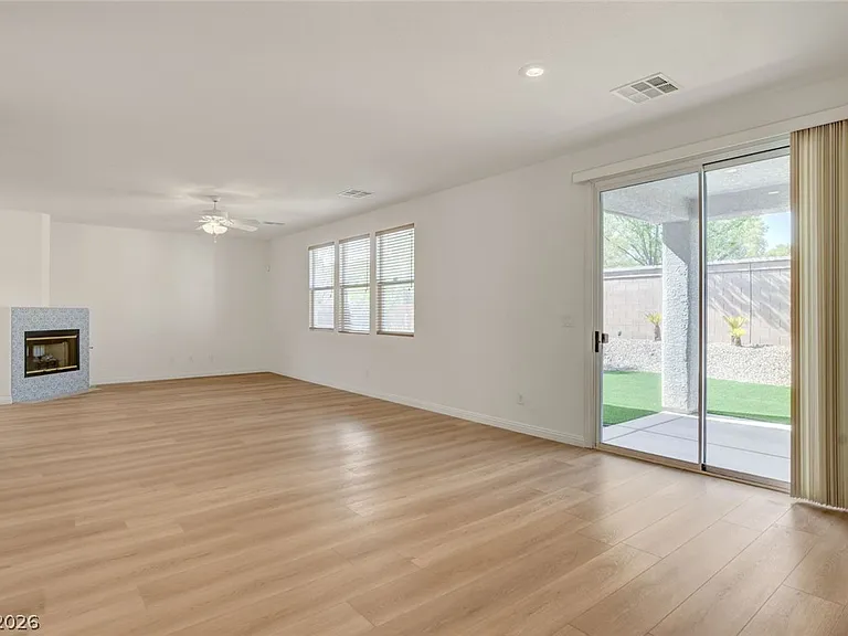 10808 Wallflower Ave — Photo 11
