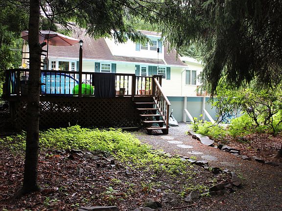 view of house (2nd driveway)