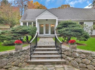 6 Raven Way, Pleasantville, NY 10570