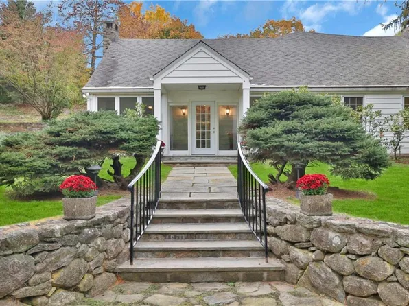 6 Raven Way, Pleasantville, NY 10570