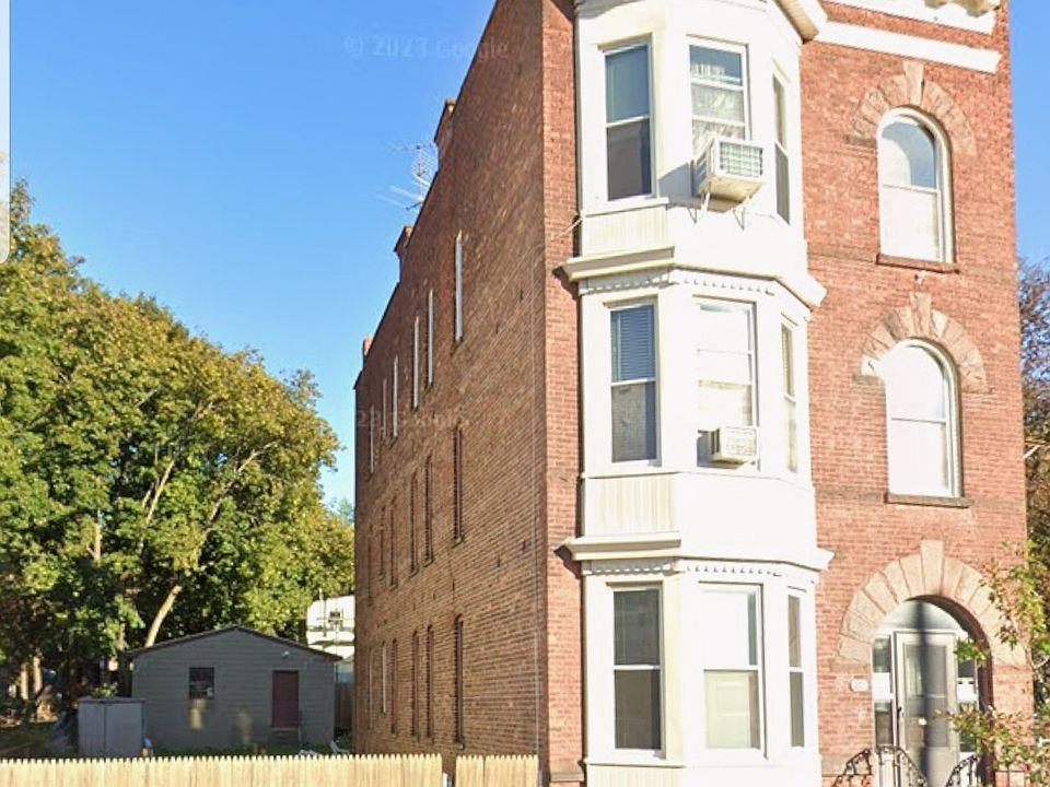 1st image of 382 4th St Unit 3
