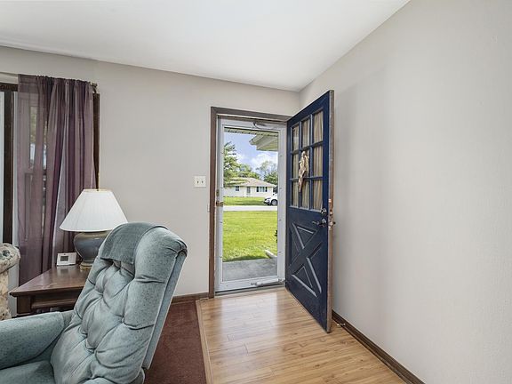3rd image of 4818 Frank Dr